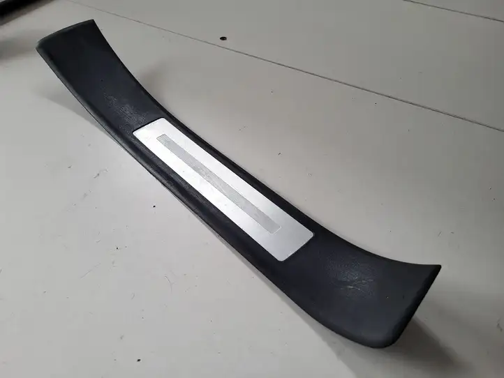 Seat Exeo (3R) (2008 - 2013) Внутренняя отделка заднего порога — фото 3