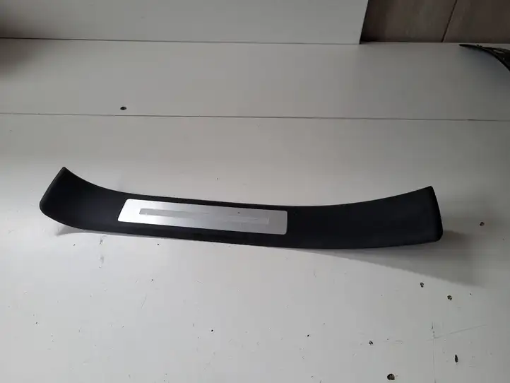 Seat Exeo (3R) (2008 - 2013) Внутренняя отделка заднего порога — фото 1