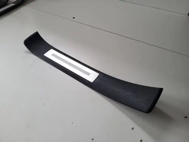 Seat Exeo (3R) (2008 - 2013) Внутренняя отделка заднего порога — фото 3