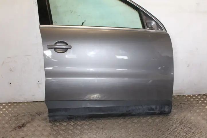 Volkswagen Tiguan (2007 - 2011) Дверь — фото 1