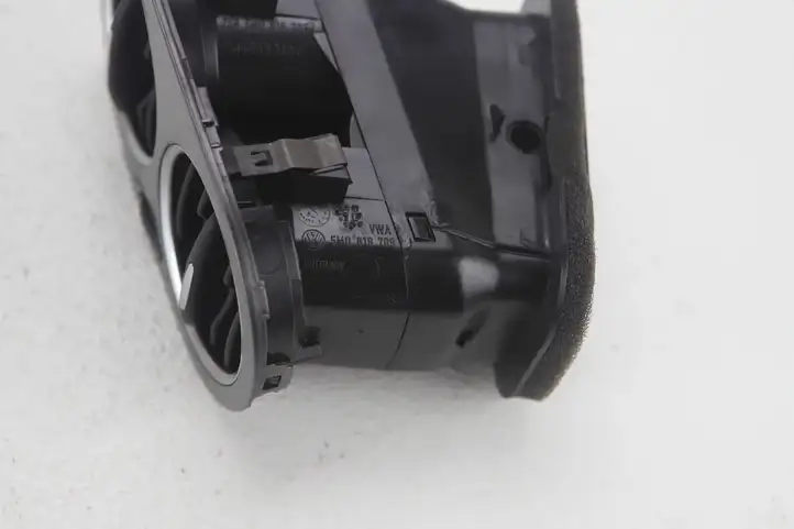 Volkswagen Tiguan (2007 - 2011) 5M0819759 Боковой воздушный дефлектор — фото 5