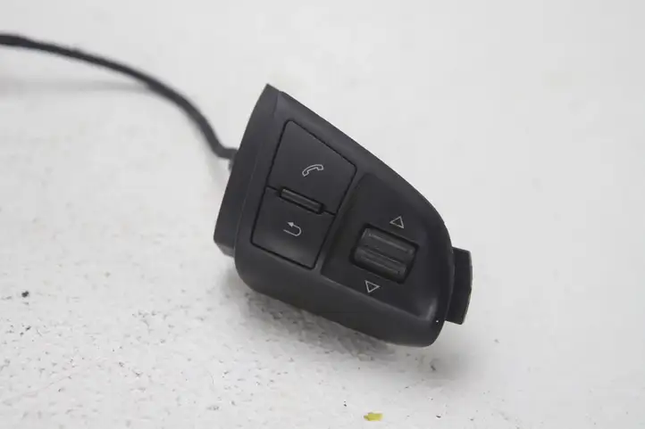 Skoda Yeti (5L) (2009 - 2012) Кнопки на рулевом колесе — фото 2