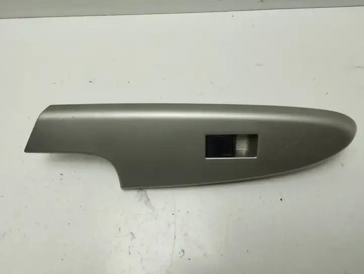 Toyota Urban Cruiser (XP110) (2007 - 2016) 7423152570 Блок кнопок стеклоподъемников — фото 1