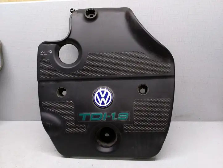 Volkswagen Bora (1998 - 2005) 038103925 Крышка двигателя декоративная — фото 1