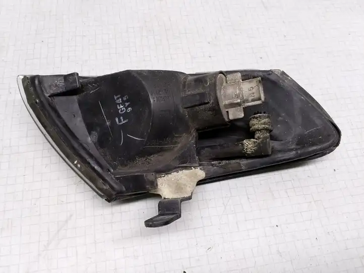 Mazda 626 (1999 - 2002) 21062822 Указатель поворота передний — фото 3