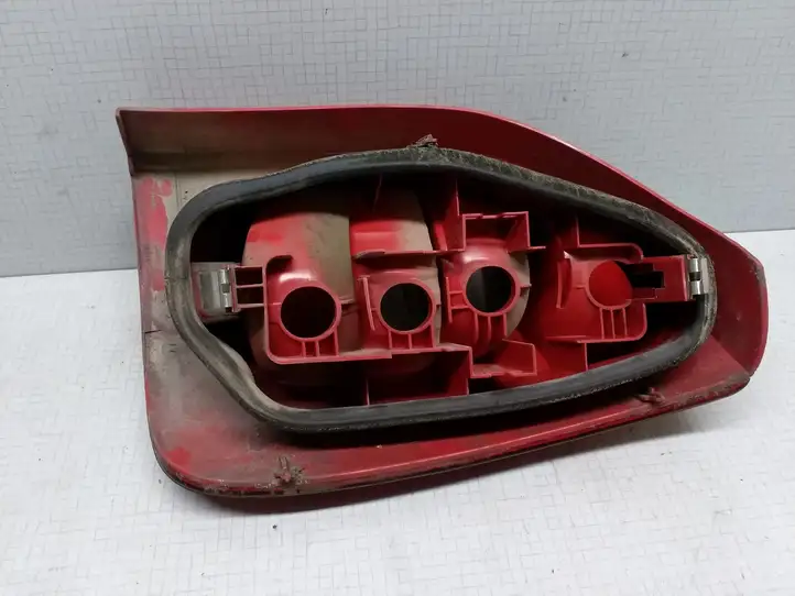 Citroen Xsara Picasso (1999 - 2012) 9631564080 Задний фонарь в кузове — фото 4