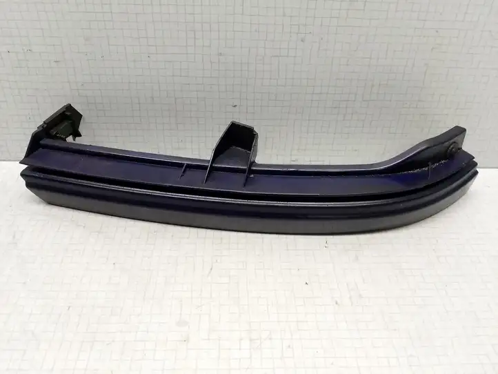 Opel Zafira A (1999 - 2003) 90580652RH Окантовка фары — фото 1