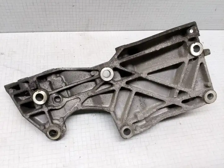 Seat Ibiza III (6L) (2002 - 2008) 045803143E Кронштейн генератора — фото 2