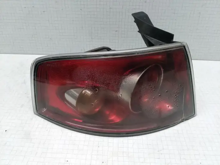 Seat Ibiza III (6L) (2002 - 2008) 6L6945095E Задний фонарь в кузове — фото 1