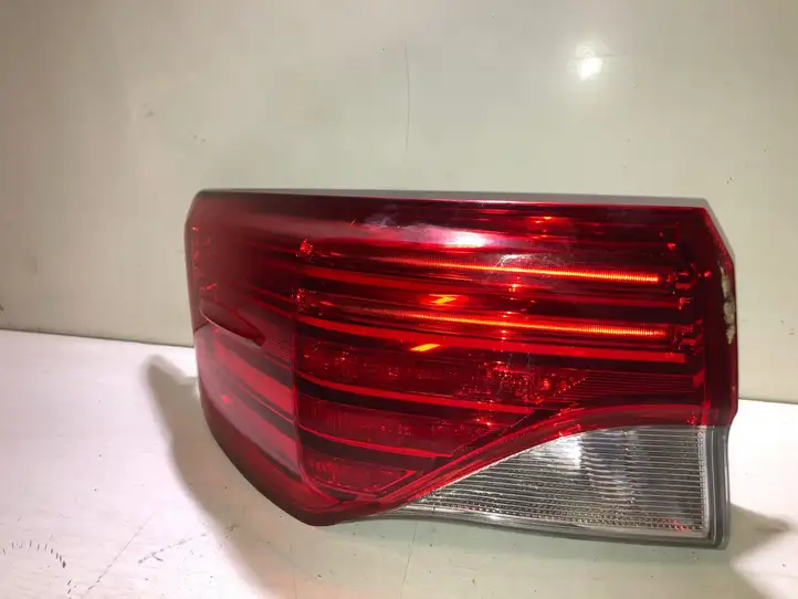 Toyota Avensis T270 (2012 - 2015) JL90013889 Задний фонарь в кузове — фото 1