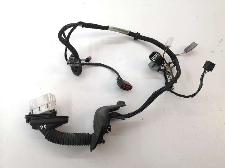 Ford Fiesta (2006 - 2008)  8V5T14A584 Проводка передних дверей