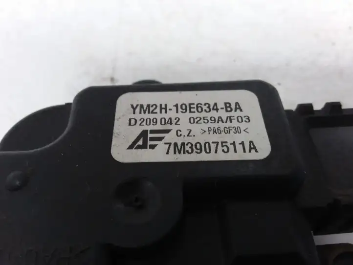 Ford Galaxy (2000 - 2006) 7M3907511A Двигатель задвижки потока воздуха — фото 3