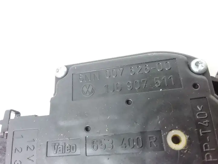 Volkswagen Golf IV (1998 - 2005)  1J0907511 Двигатель задвижки потока воздуха