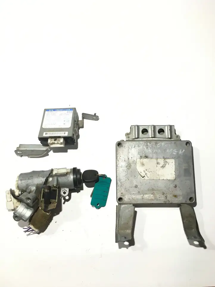 Toyota Hilux (1997 - 2004)  8978035030 Комплект зажигания