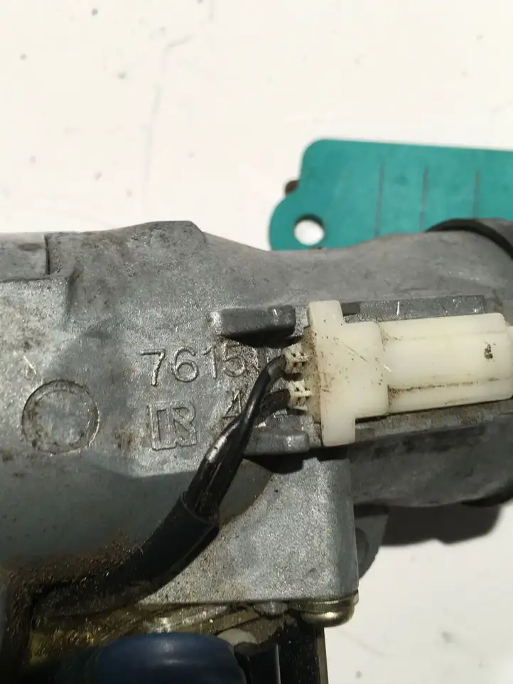 Toyota Hilux (1997 - 2004)  8978035030 Комплект зажигания