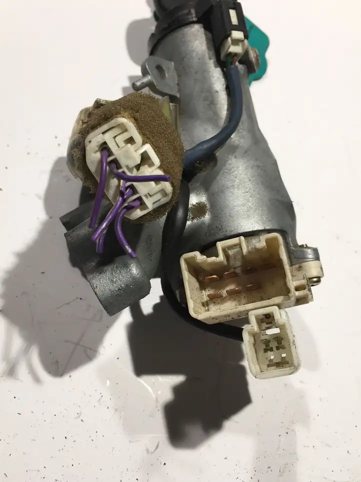 Toyota Hilux (1997 - 2004)  8978035030 Комплект зажигания