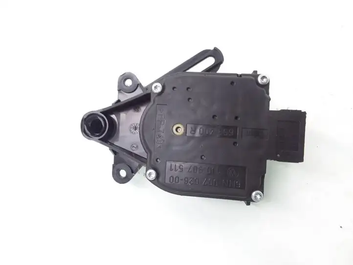Volkswagen Bora (1998 - 2005) 1J0907511 Двигатель задвижки потока воздуха — фото 2
