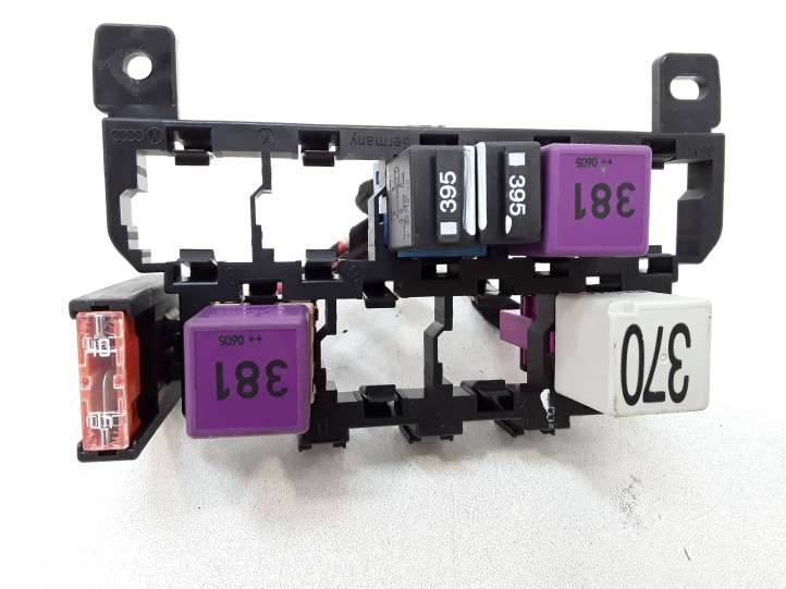 4F0937503 Audi A6 S6 C6 4F Rėlių montavimo blokas