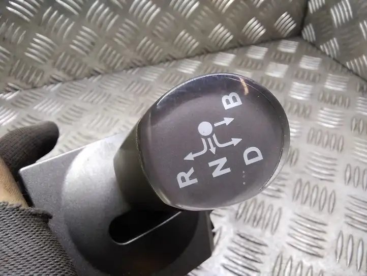 Toyota Prius (XW20) (2003 - 2009)  8945147030 Механизм переключения передач (кулиса) (в салоне)