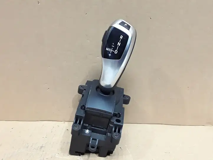 BMW 5 F10 F11 (2009 - 2016)  9239504 Селектор переключения передач