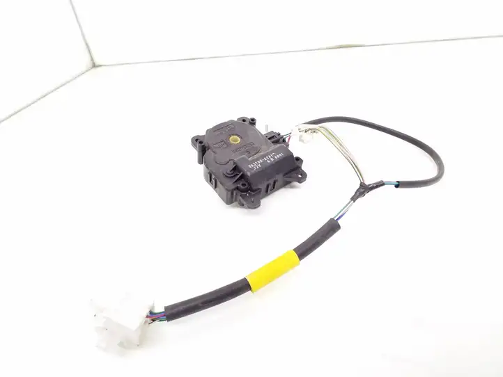 Toyota Avensis T220 (2000 - 2003) 0637006241 Двигатель задвижки потока воздуха — фото 1