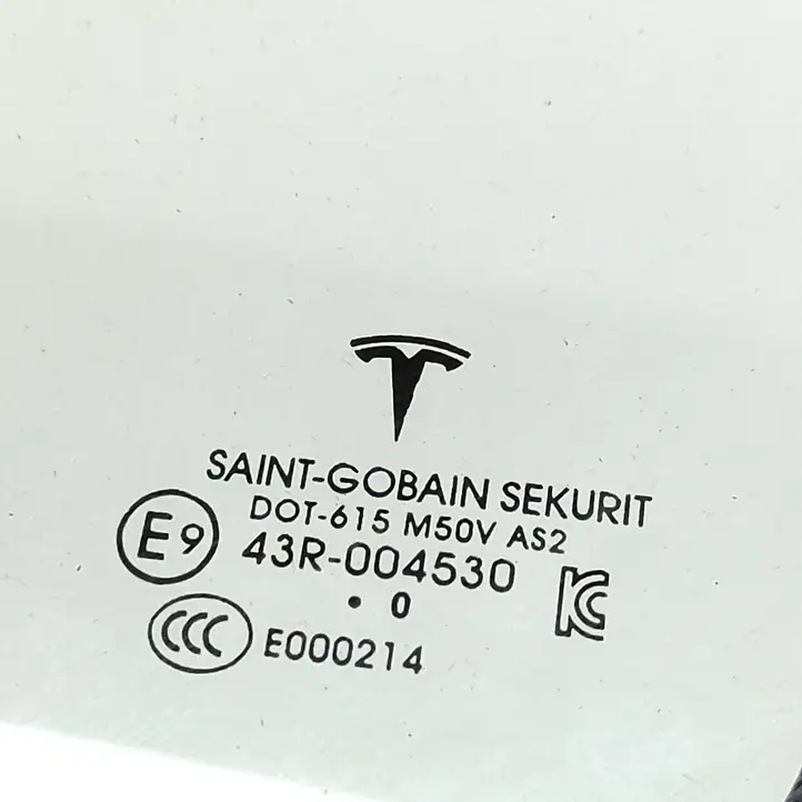 Tesla Model X (2015 - 2021) 105520500D Форточка двери — фото 5