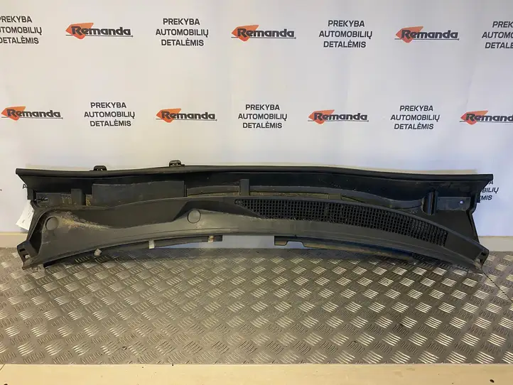 Toyota RAV 4 (XA40) (2012 - 2018)  5578142090 Накладки стеклоочистителей (жабо)