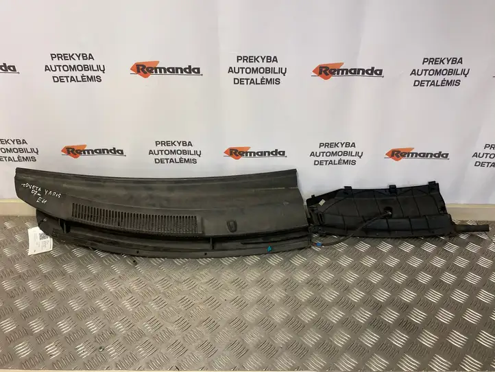 Toyota Yaris (2005 - 2009) 557810D100 Жабо стеклоочистителей — фото 1