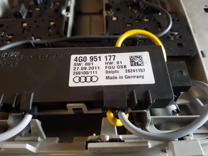 Audi A6 C7 (2011 - 2014) 4G0951177 Передняя подсветка — фото 2