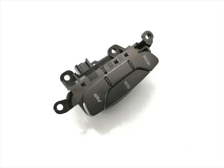 Chevrolet Captiva (2006 - 2011) 96628528 Кнопки на рулевом колесе — фото 1