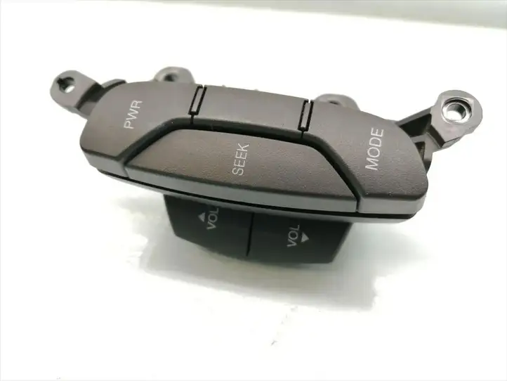 Chevrolet Captiva (2006 - 2011) 96628528 Кнопки на рулевом колесе — фото 3