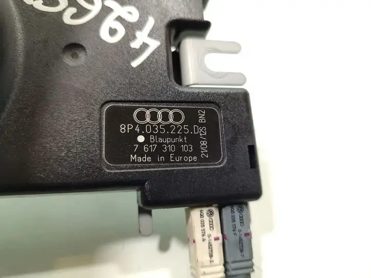 Audi A3/S3 8P (2004 - 2008) 8P4035225D Усилитель антенны — фото 4