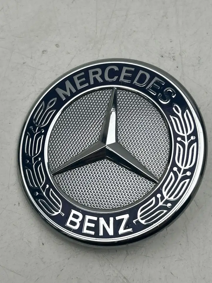 Mercedes-Benz ML W166 (2012 - 2017) 2078170316 Эмблема автомобиля — фото 1