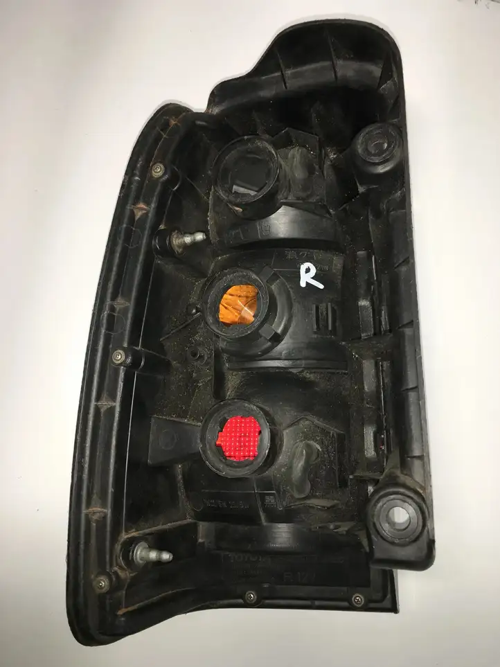 Toyota 4 Runner N180 (2002 - 2009) 3307803R Задний фонарь в кузове — фото 4