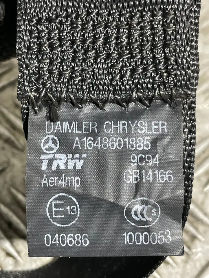 Mercedes-Benz ML W164 (2005 - 2011) A1648601885 Задний ремень безопасности — фото 4