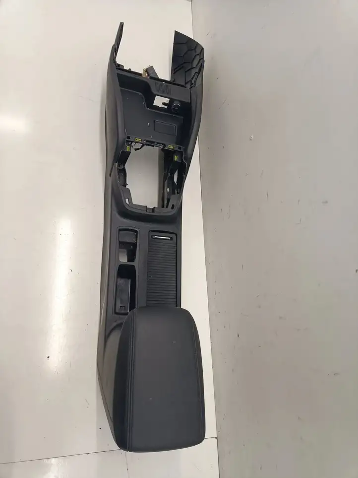 Ford Focus (2015 - 2019) JX7BA044E06 Центральная консоль — фото 2