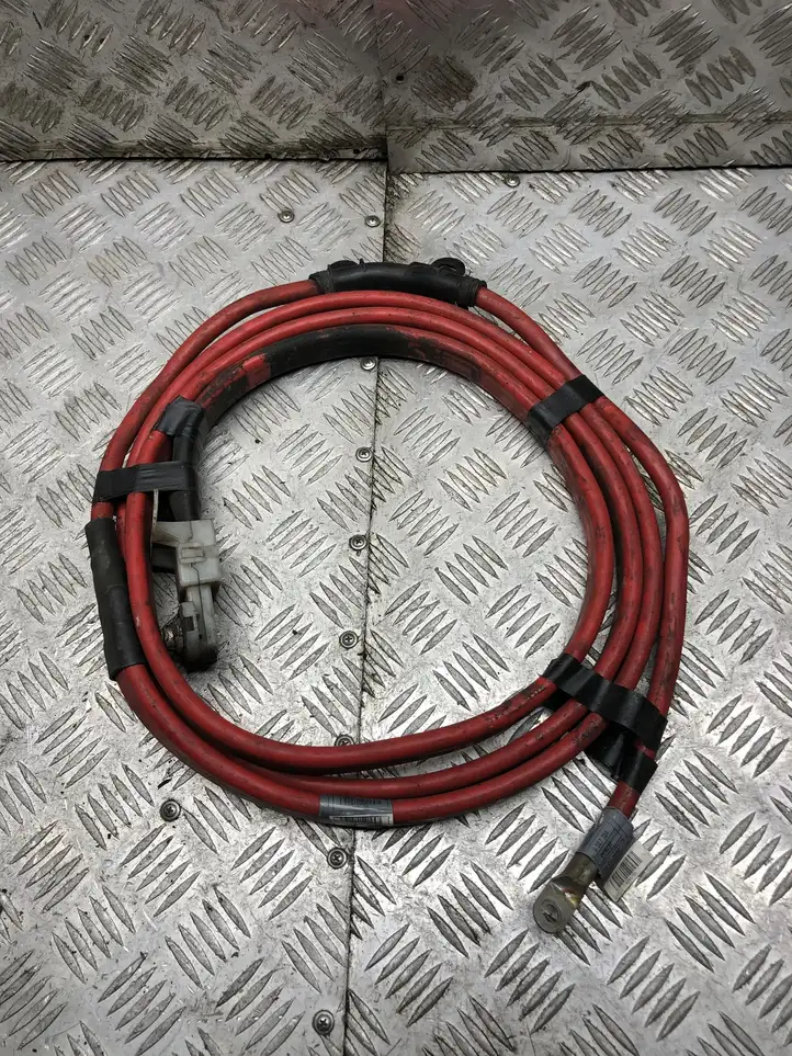 BMW 5 E60 E61 (2004 - 2010) 6927704 Плюсовой провод аккумулятора — фото 1