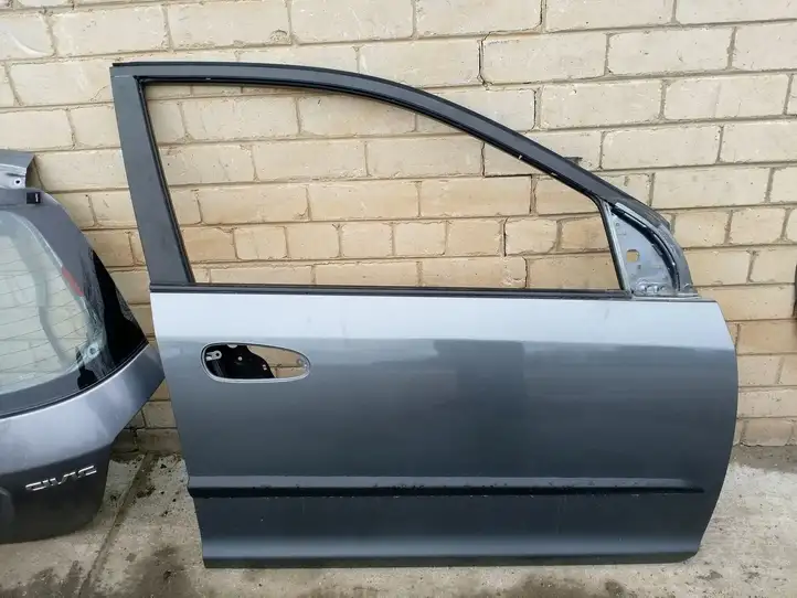 Honda Civic (2001 - 2005) Дверь — фото 1