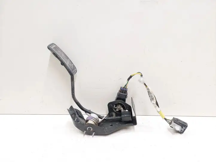 Toyota Avensis T250 (2006 - 2009) 8222305060 Педаль акселератора — фото 1