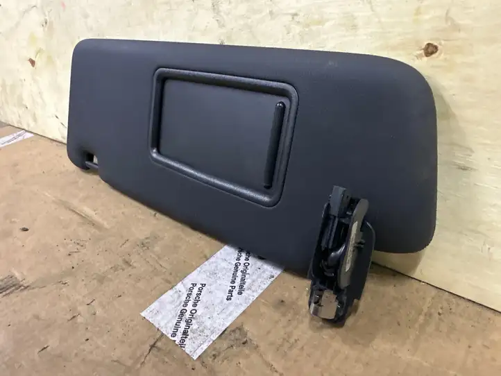 Audi Q3 8U (2011 - 2014) 8U0857551M Солнцезащитный козырек — фото 3