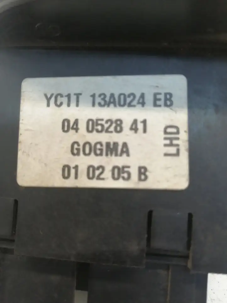 Ford Transit (2000 - 2006) YC1T13A024EB Блок управления светом — фото 2