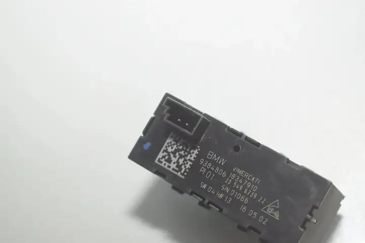 BMW 3 F30 F35 F31 (2012 - 2018) 9384806 Включатель обогрева — фото 2