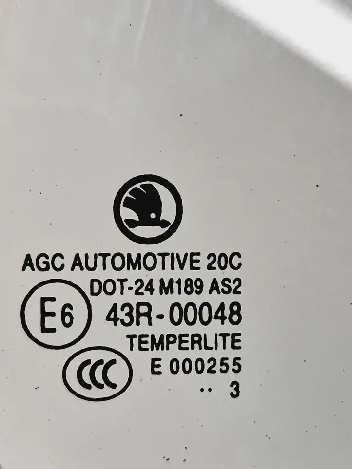 Skoda Octavia Mk3 (5E) (2013 - 2019) 43R00048 Форточка двери — фото 7