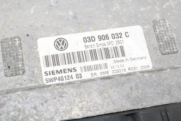 Volkswagen Polo VI (2015 - 2019) 03D906032C Блок управления двигателем (ЭБУ) — фото 2
