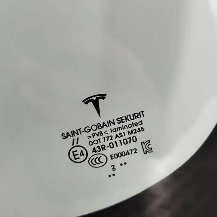 Tesla Model 3 (2017 - 2023) 152488800C Переднее стекло — фото 7