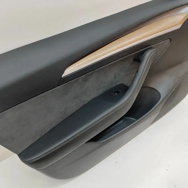 Tesla Model 3 (2017 - 2023) 162188902E Обшивка передней двери — фото 3