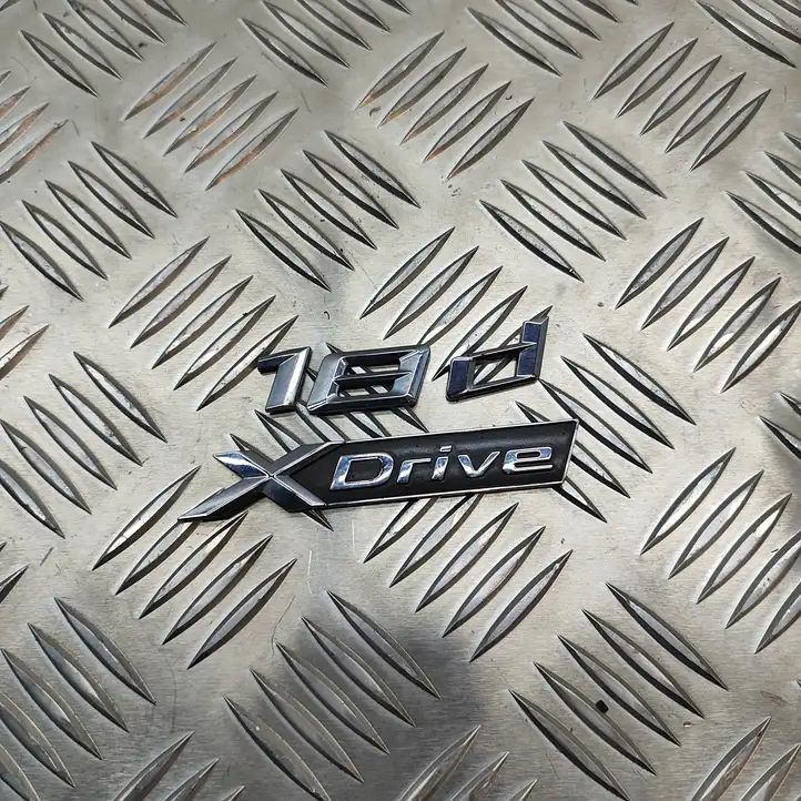 BMW X1 F48 F49 (2015 - 2022) 51147406673 Эмблема автомобиля — фото 6
