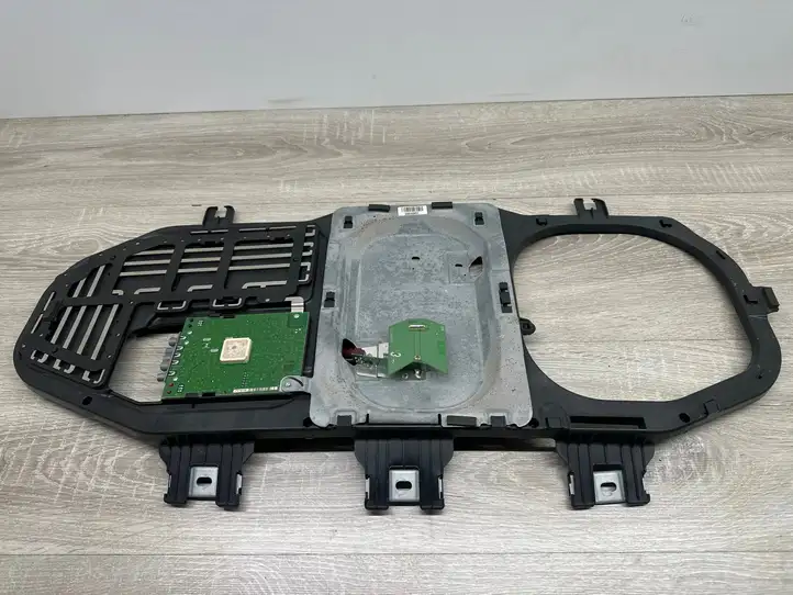 Mercedes-Benz GL X164 (2006 - 2012) A2518202275 Усилитель антенны — фото 2