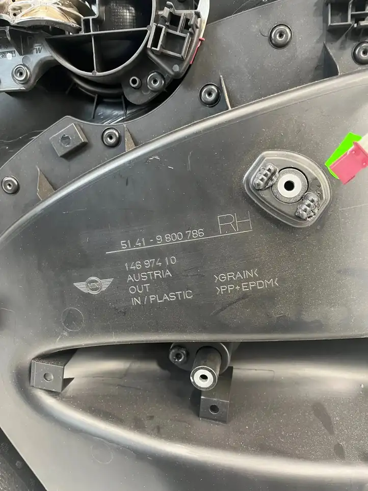 Mini Cooper Countryman R60 (2010 - 2016) 9800786 Обшивка задней двери — фото 3