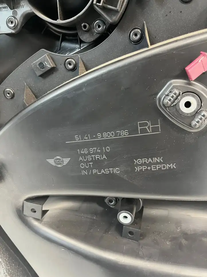 Mini Cooper Countryman R60 (2010 - 2016) 9800786 Обшивка задней двери — фото 3